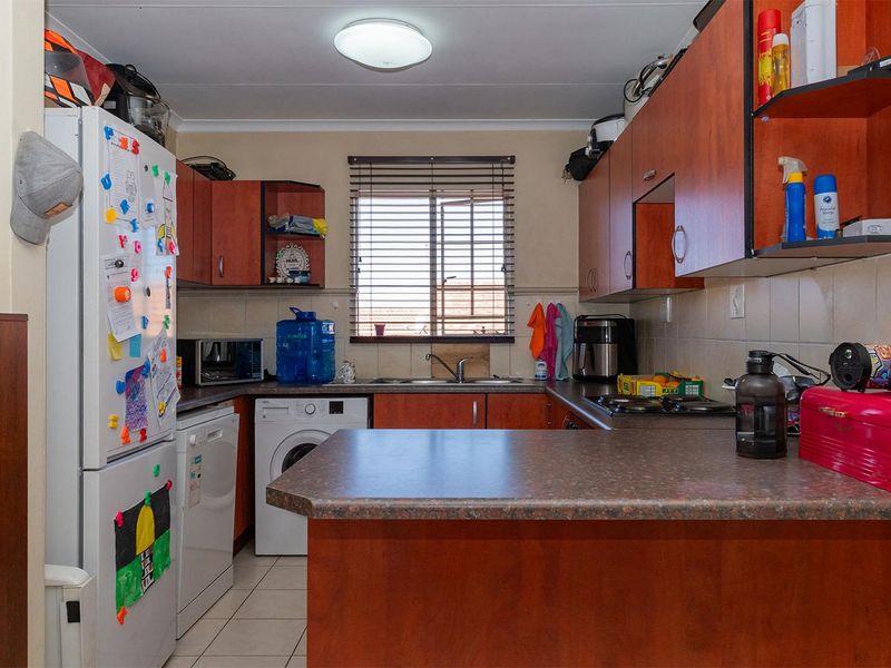 WHY PAY RENT - Photo 4