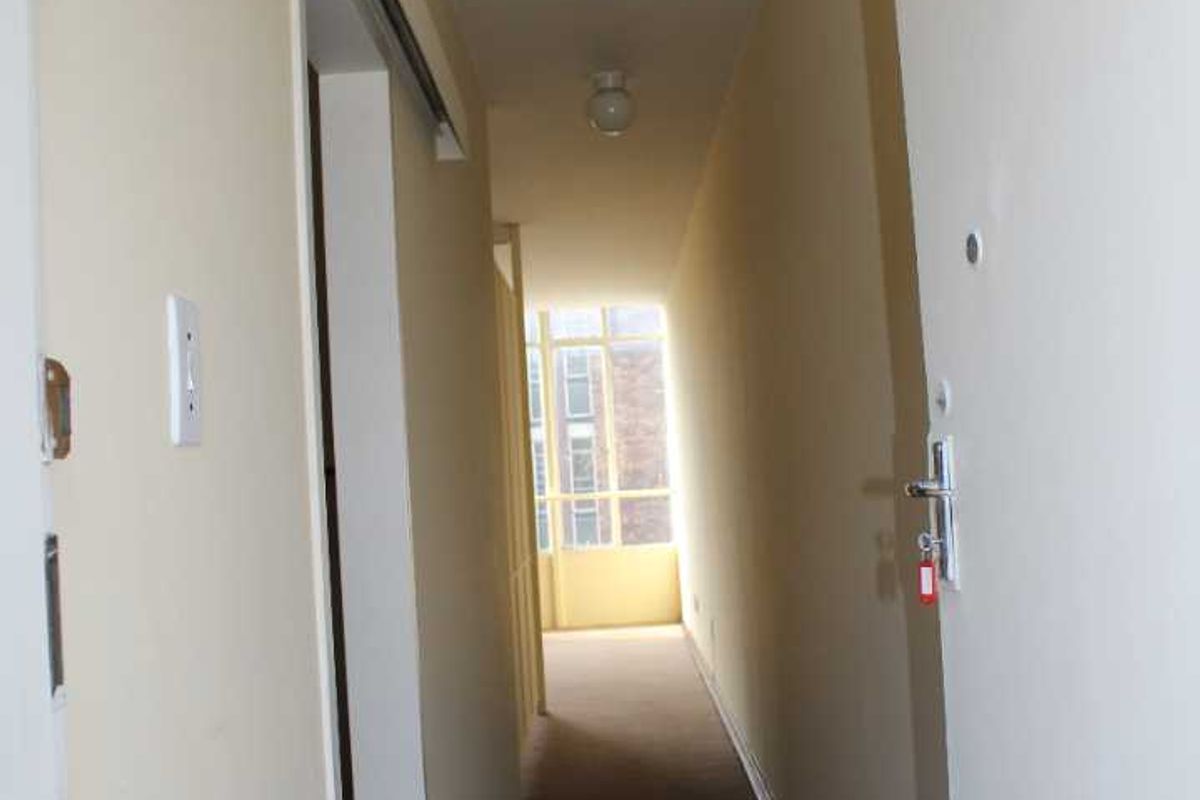 Bachelor Apartment | Louis Mansions, Sunnyside, Pretoria - Photo 4