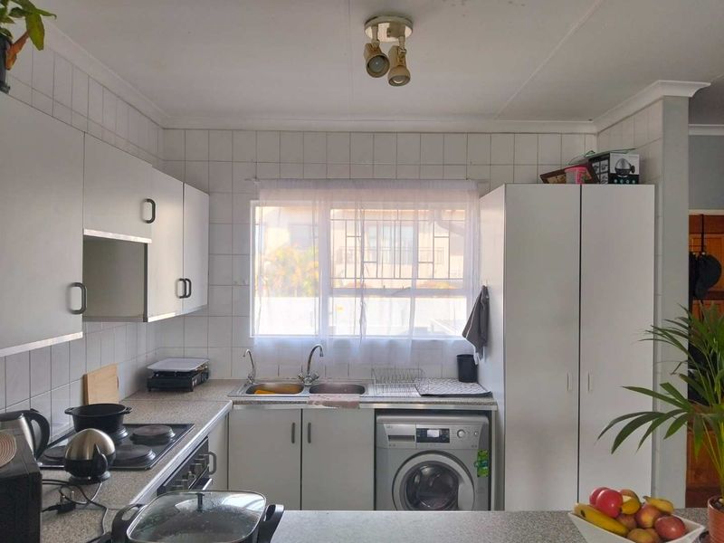 3 Bedroom Townhouse For Sale! - Photo 7