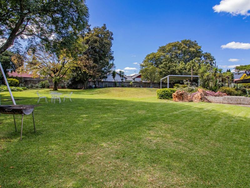 Florida Park Gem – Space, Style & Endless Possibilities FOR SALE – R2 749 000 - Photo 9