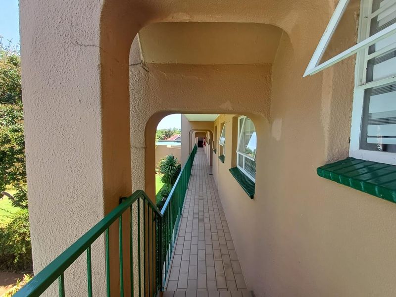 2 bedroom apartment in safe complex - Photo 5