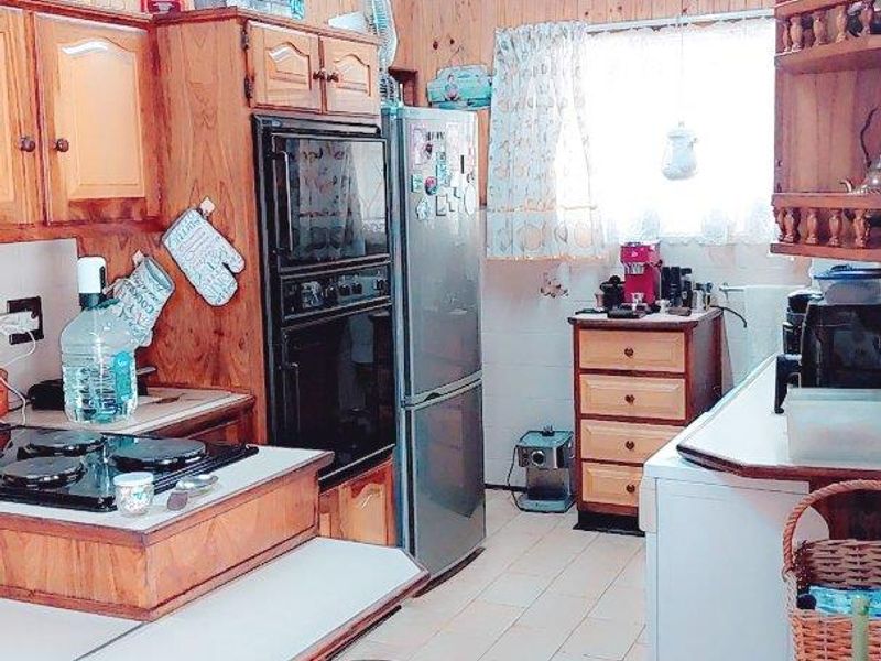 Elegant Family Home with Ample Space - Photo 9