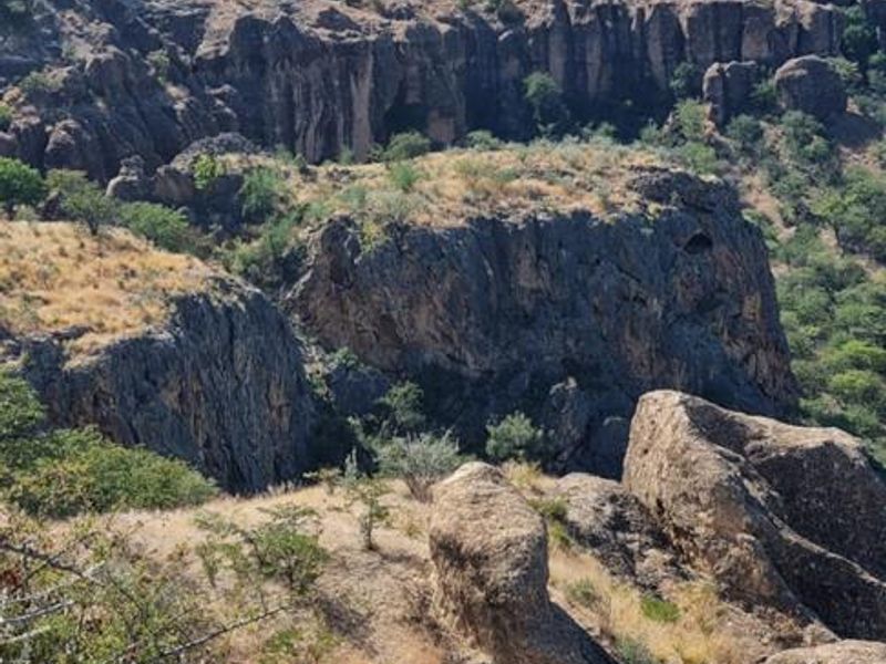 Mountain range farm with the Ugab river’a canyons covering half of the farm - Photo 8