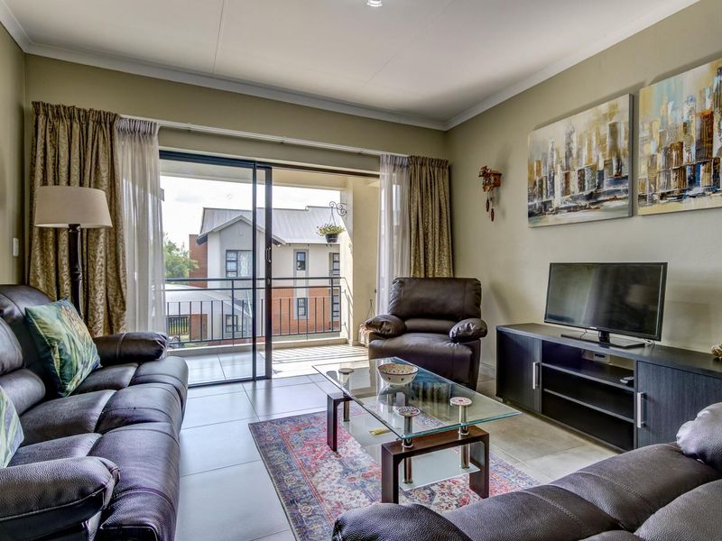 SUNNY, SECURE AND SPOTLESS UPSTAIRS UNIT - Photo 8