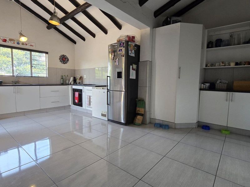 4 Bedroom House for sale in Verwoerdpark - Photo 6