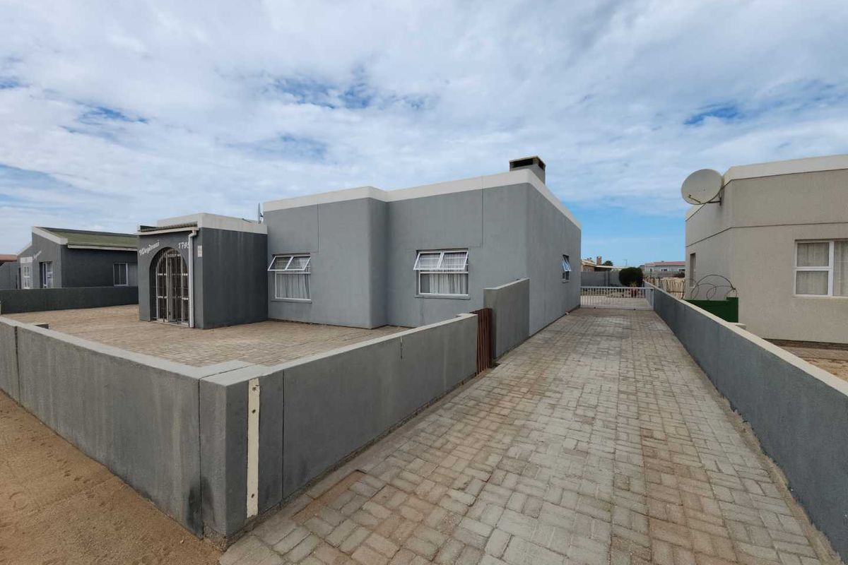 Nice 3 bedroom house in extension 6, Henties Bay. - Photo 2