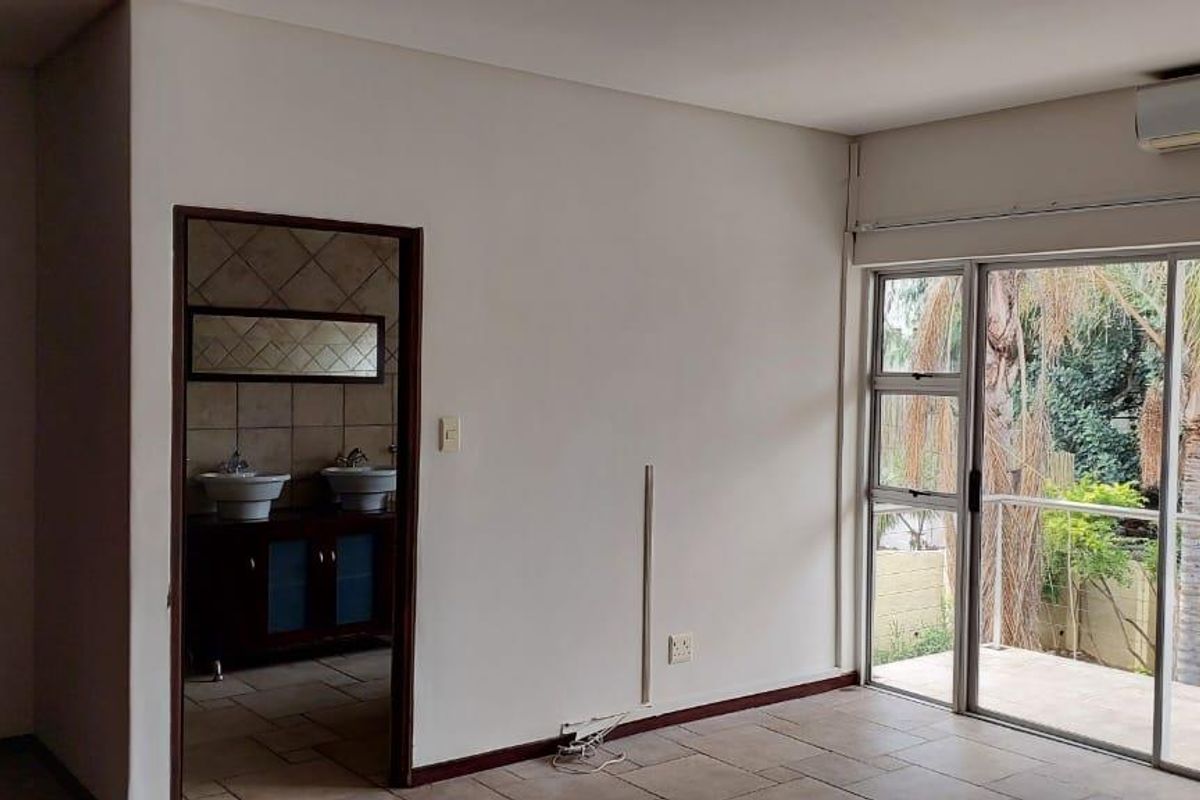 Spacious and secure Townhouse in Eros Park - Photo 4