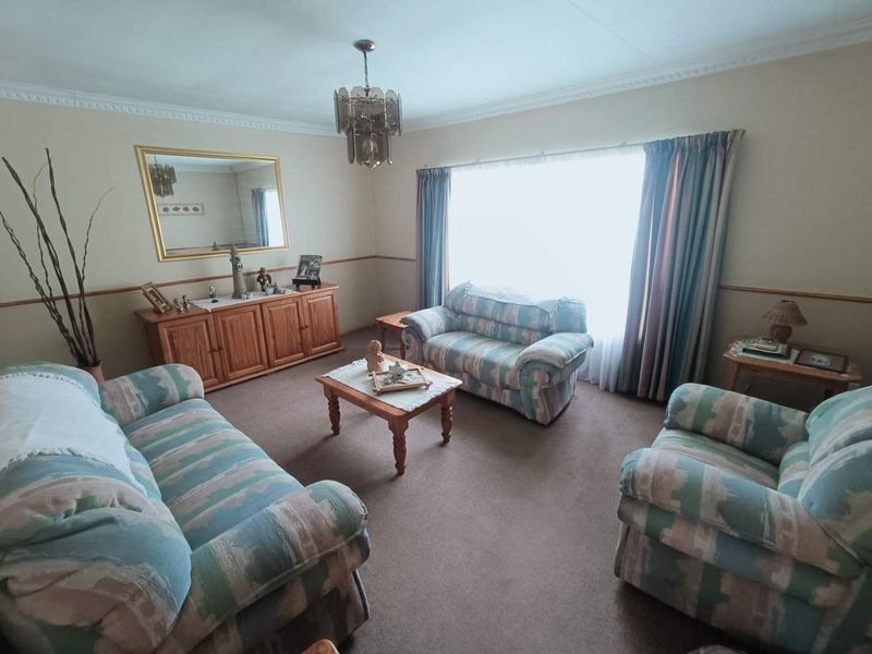 BEAUTIFUL FAMILY HOUSE FOR SALE IN ZWARTKOP!!!!!! - Photo 10