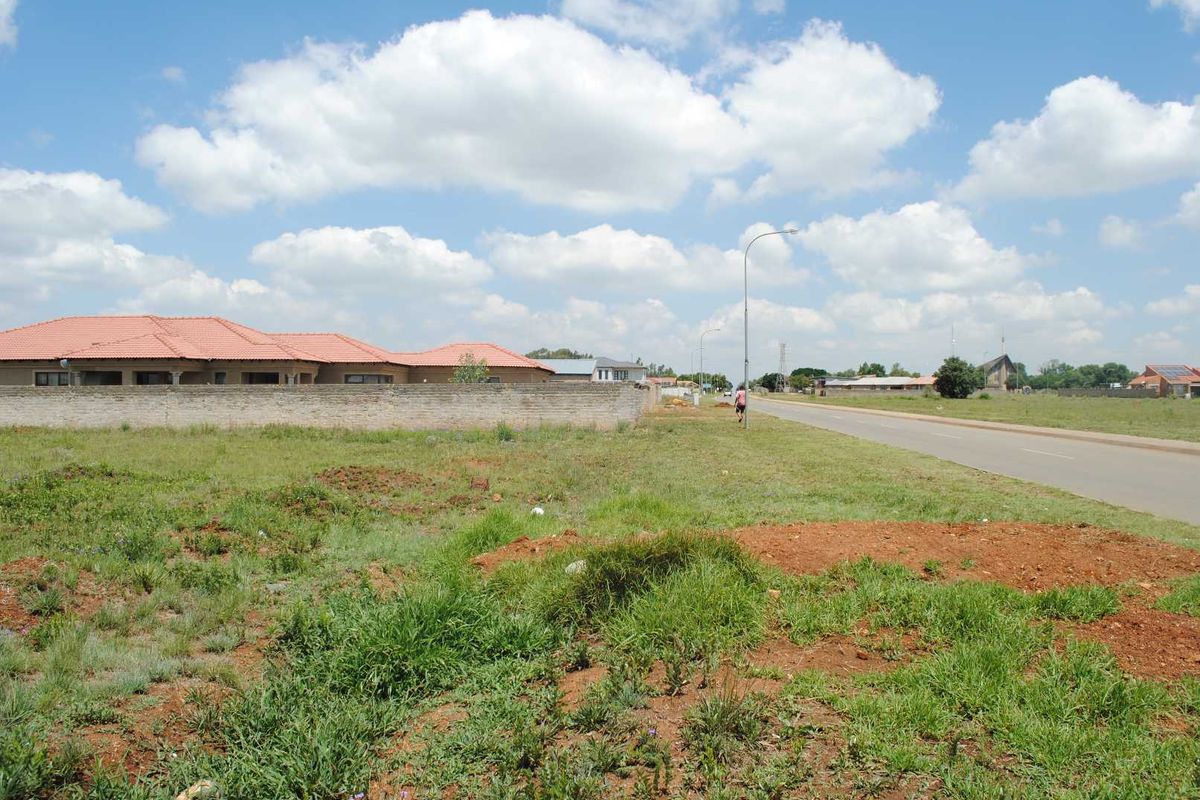 Lovely spacious stand to build your dream home - Photo 2