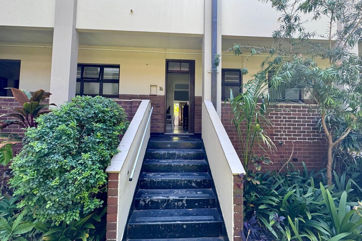 SPACIOUS 2 BEDROOM FLAT in Musgrave - Photo 3