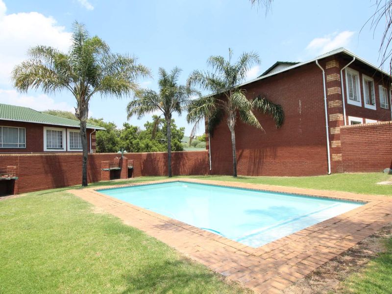 2 Bedroom, Ground floor Unit - Photo 2