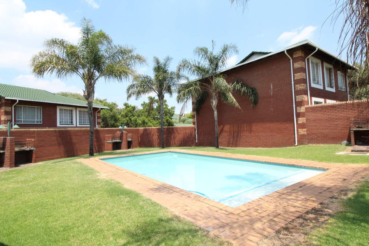 2 Bedroom, Ground floor Unit - Photo 2