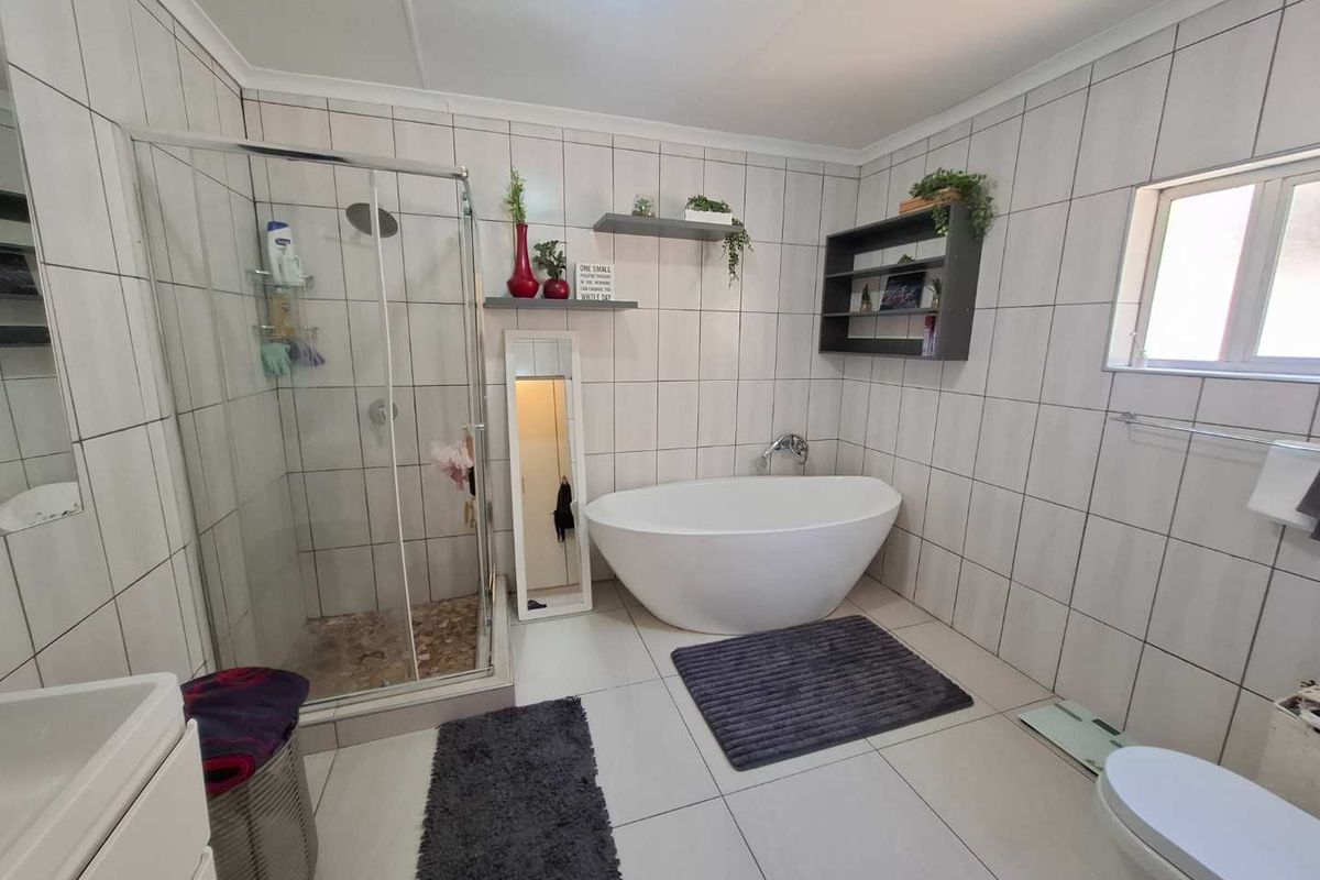 Incredible Value in Cimbebacia! - Photo 3