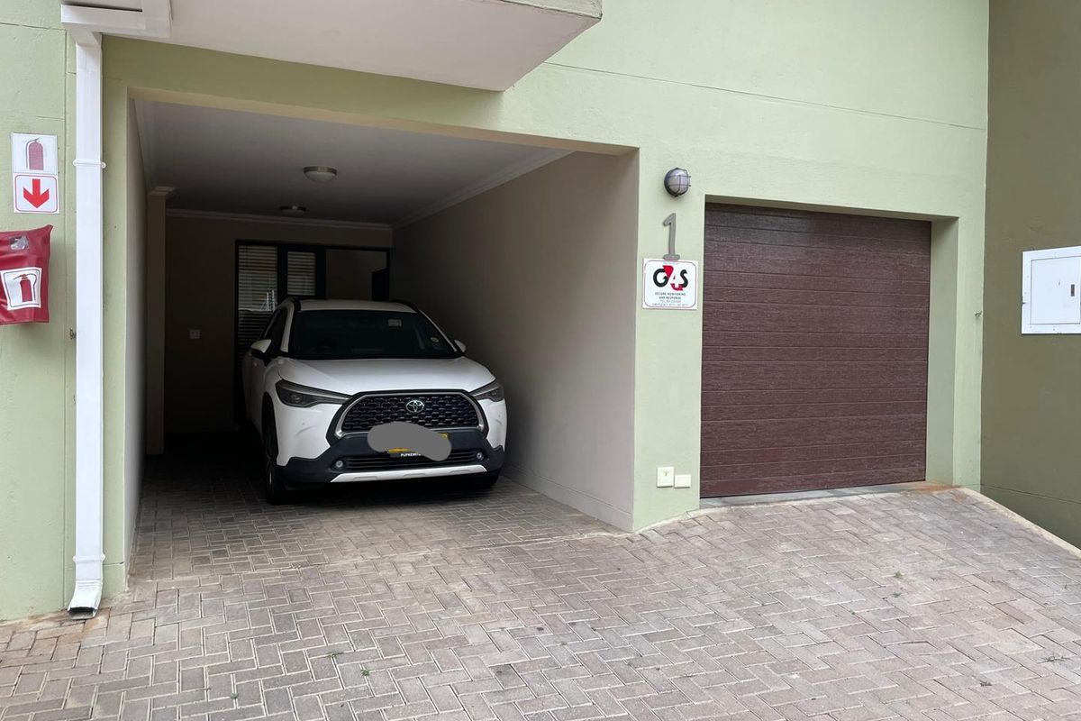 TOWNHOUSE FOR SALE - CENTRAL WINDHOEK, NAMIBIA - Photo 5