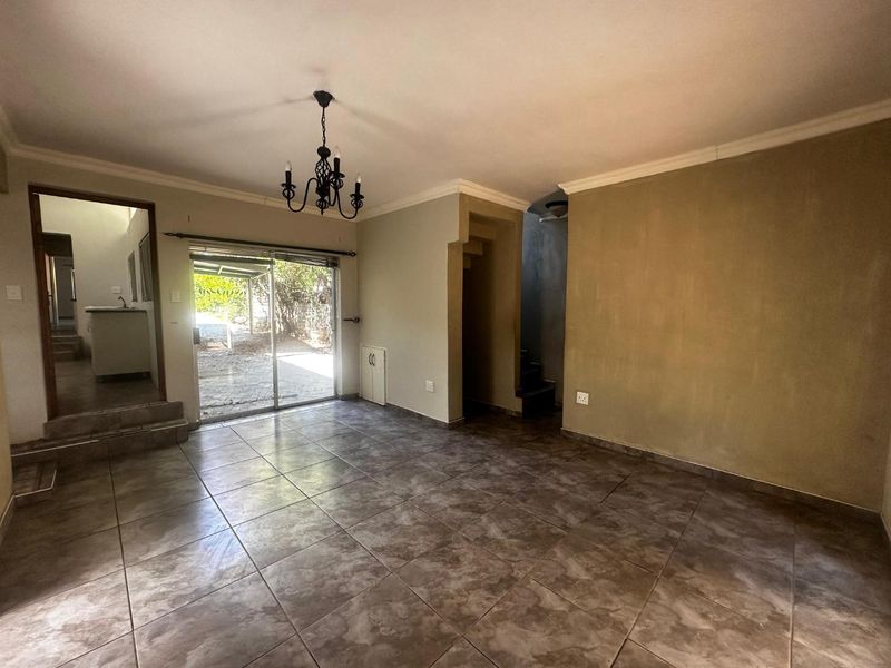 Spacious Double-Storey Duet with Endless Potential! - Photo 6