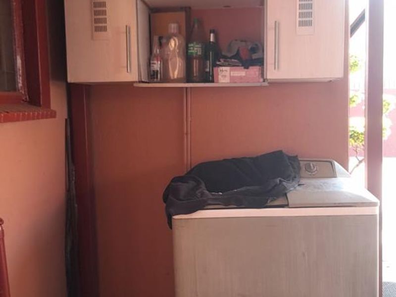 Stunning House In The East Of Soshanguve VV - Photo 9