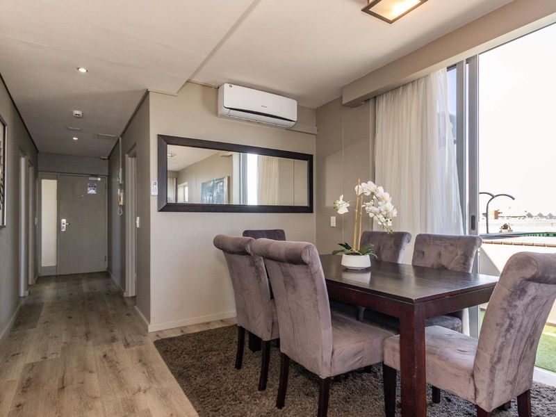 2 Bedrooms, 2 Bathrooms, with private deck overlooking Blouberg beaches. - Photo 5