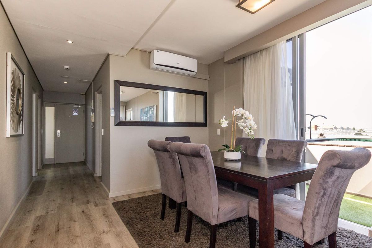 2 Bedrooms, 2 Bathrooms, with private deck overlooking Blouberg beaches. - Photo 5