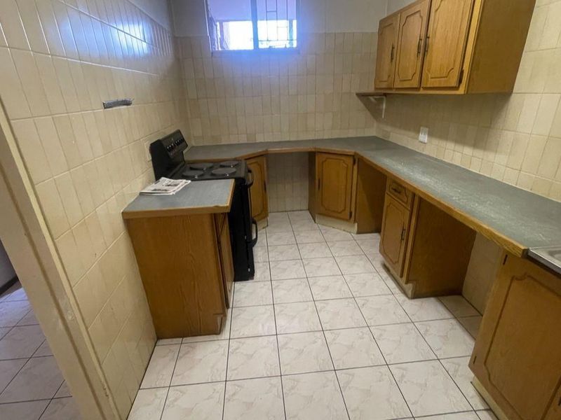 Spacious apartment with potential - Photo 6