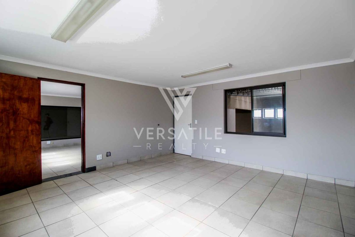 Two adjacent Warehouses for Sale in the Light Industrial Area, Walvis Bay - Photo 5