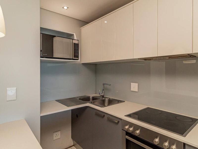 2 Bedroom apartment for sale in Exclusive Beachfront complex. - Photo 4