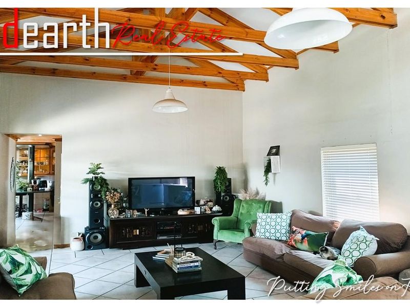 “Spacious Country Home Delight” - Photo 8