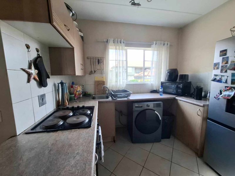 2 Bedroom On Ground Floor! - Photo 5