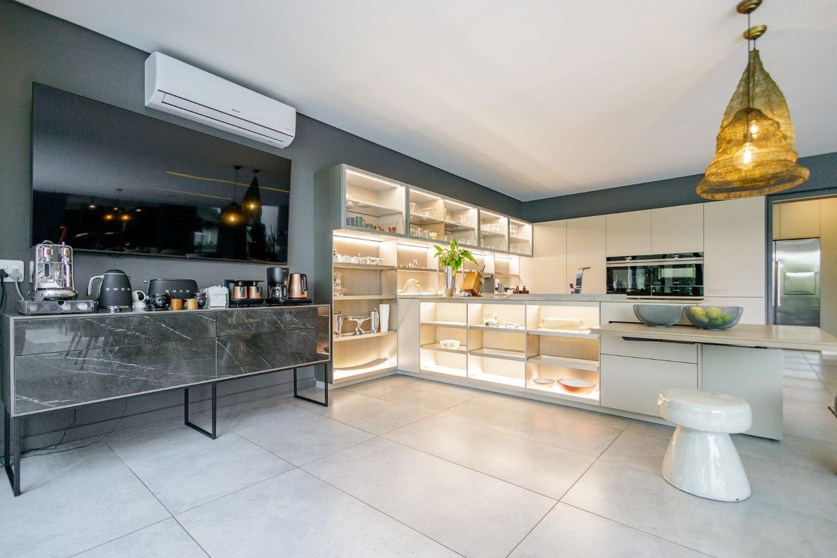 A Masterpiece of Luxury Living in Dainfern Golf Estate - Photo 4