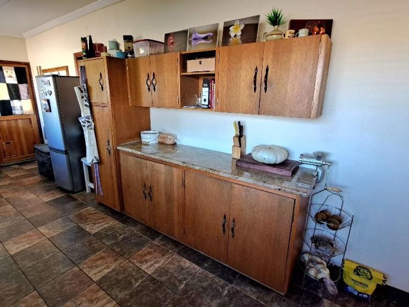 Spacious home on large plot close to Duneside School and Dunes Mall - Photo 2