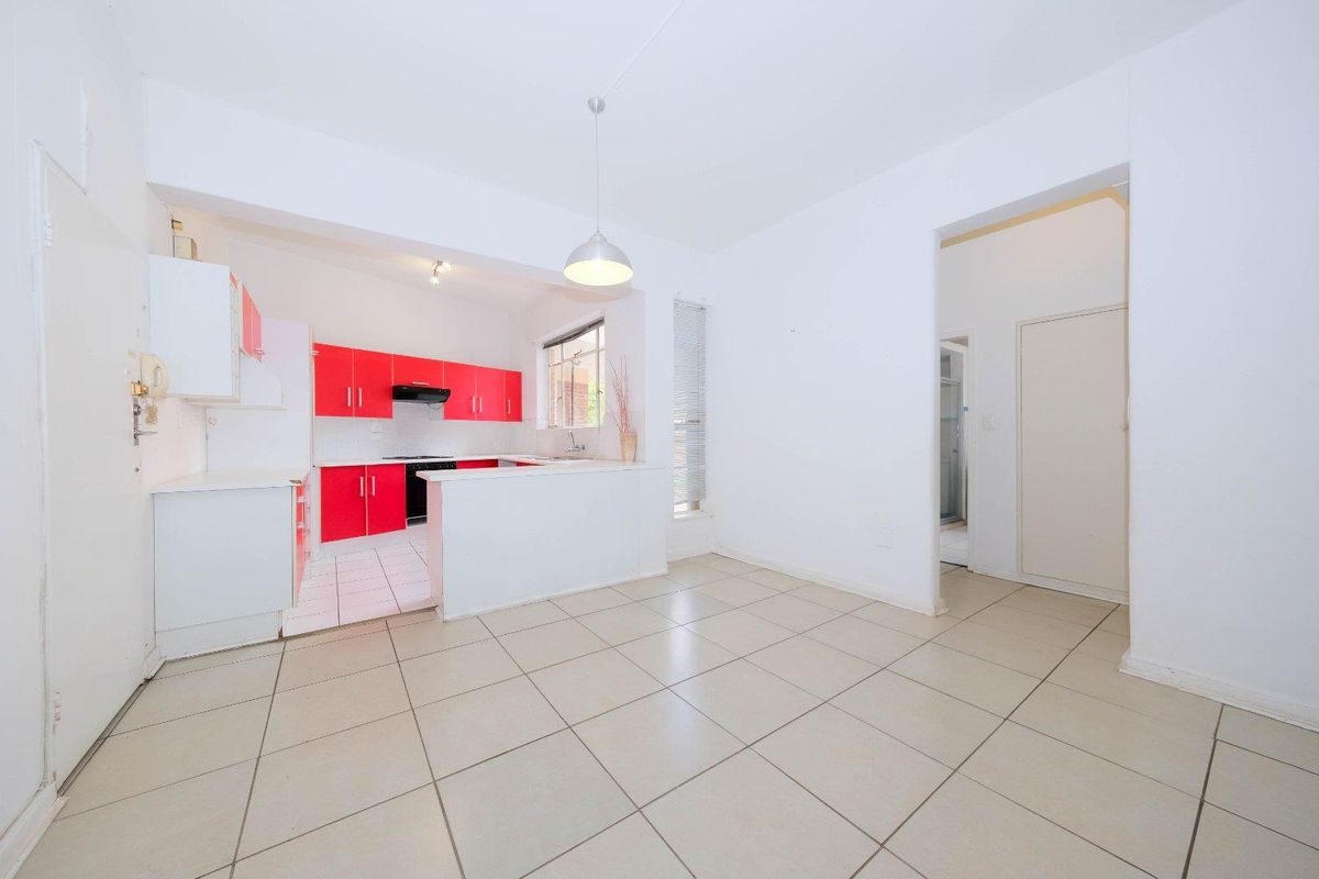 Priced to sell Urgently! Airy &Bright - Photo 4