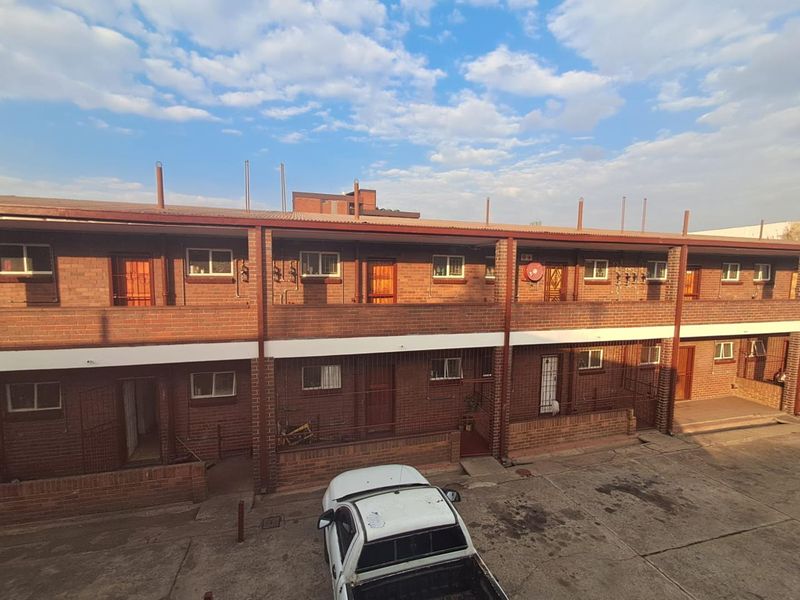 1 Bedroom Apartment In Henriette Complex pretoria west. - Photo 9