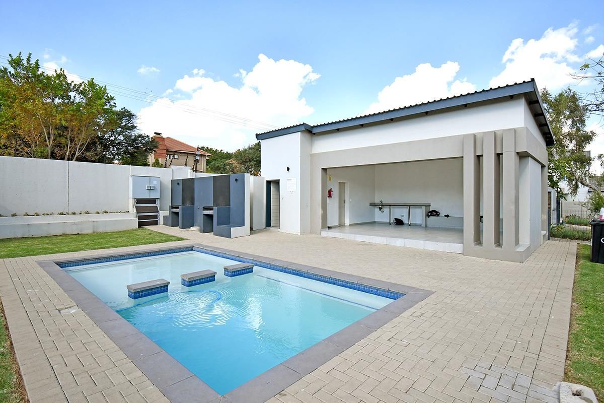 3-Bedroom Home in Springwood Estate | Pet-Friendly Garden | Move-In Ready Living - Photo 2
