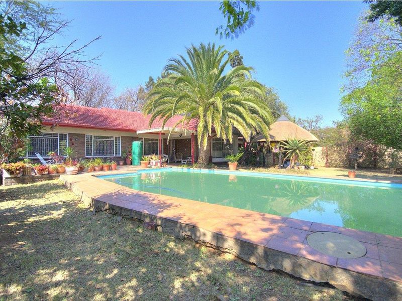 Brackenhurst proper meyersdal side family home - Photo 2