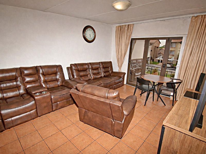 "Peaceful Living: 3-Bed Home in a Secure Complex" - Photo 4