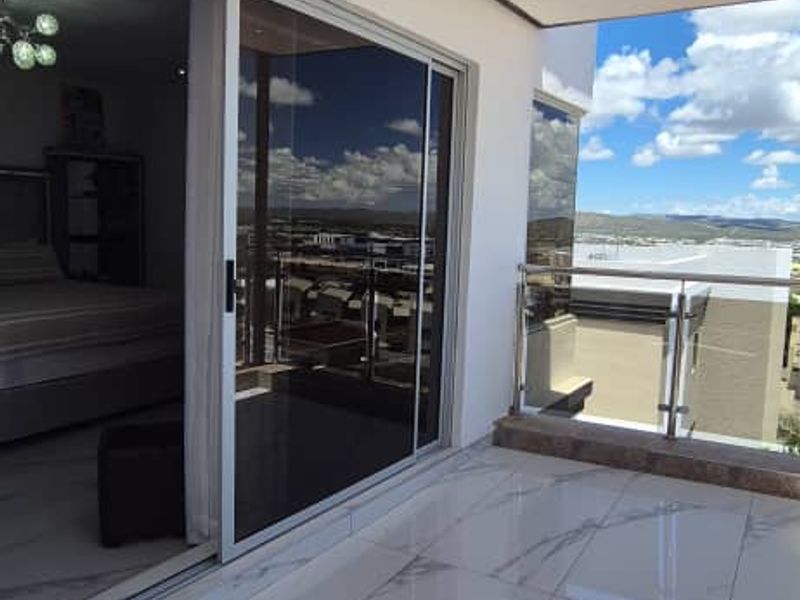 beautifully upgraded double-storey home for sale in Kleine Kuppe - Photo 9