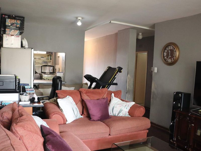 Unit for sale in East Lake Florida - Photo 6