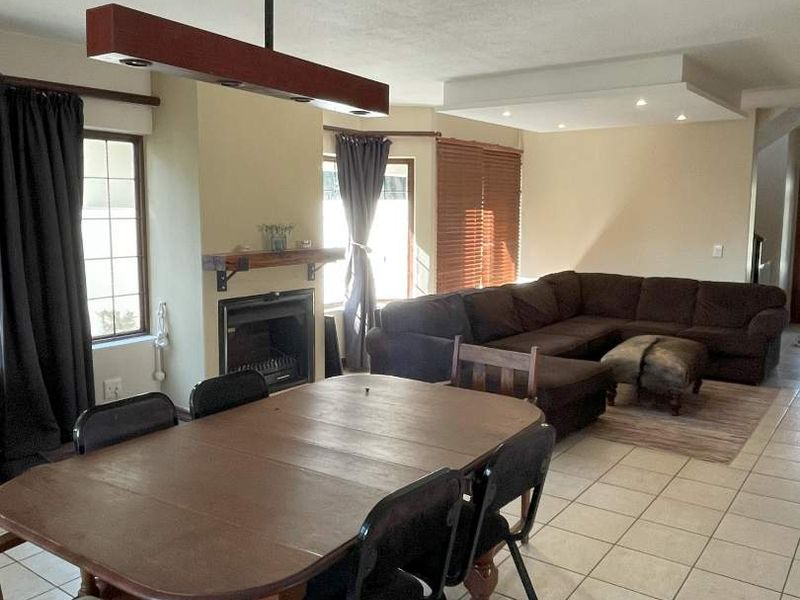 Family home - Owners relocating - Photo 4