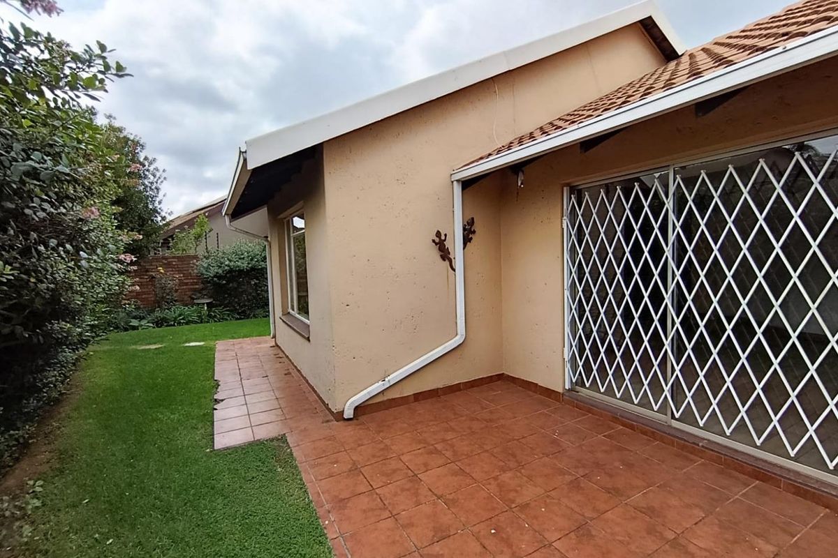 2 Bedroom Townhouse up for Rent in Bonaero Park - Photo 5