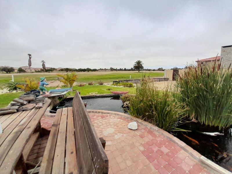 ROSSMUND GOLF ESTATE: Perfect Family Home on the 15th Hole!! - Photo 8