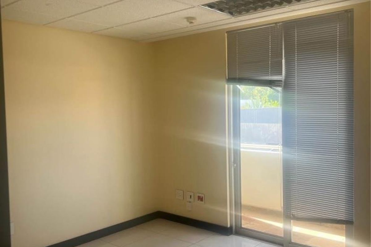 Office Space To Let - Photo 5