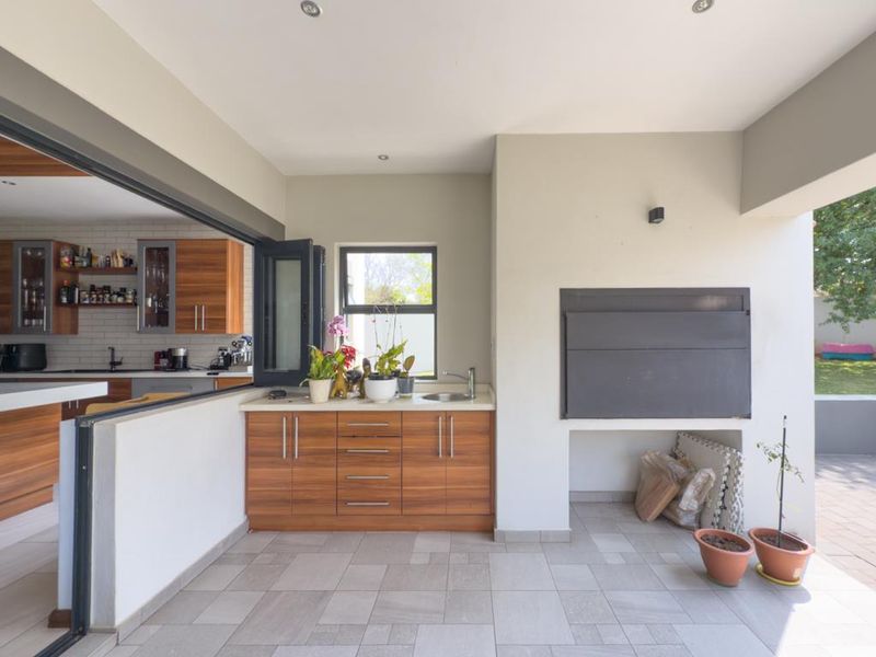 Modern Luxury in Midstream Ridge - Photo 5