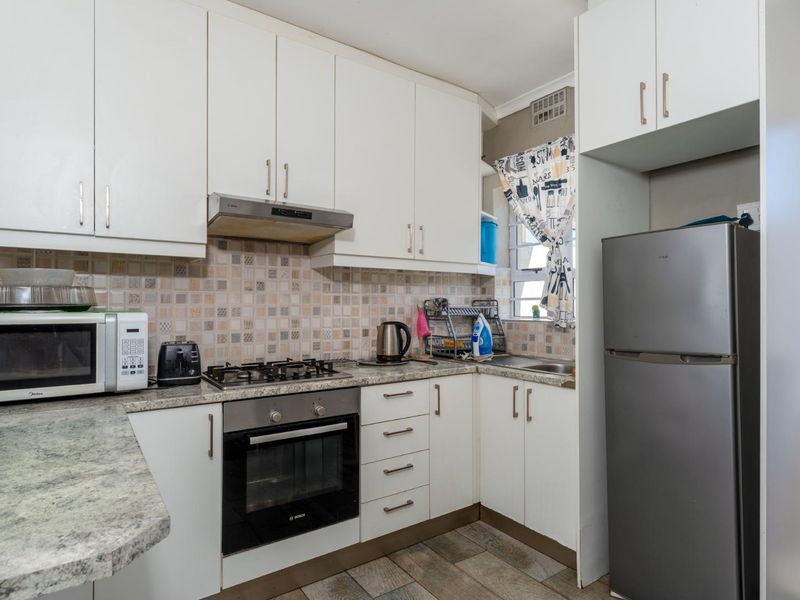 Neat, Move-In Ready 2 Bedroom Home in Silvertown + 2 Bedroom Nutec Dwelling - Photo 7