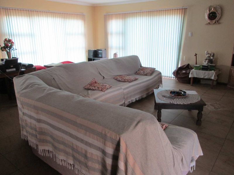 River Plot for the nature lover with 4 Bedroom House & Flatlet - Photo 3