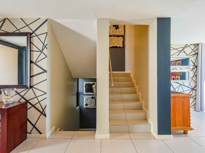 Elevated Elegance in Waterkloof Ridge – A Home That Redefines Luxury Living - Photo 9