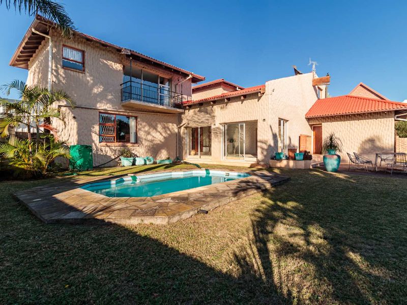 4 Bedroom 3 Living Room Spacious home in Winterhoek Park, Uitenhage, Eastern Cape - Photo 8