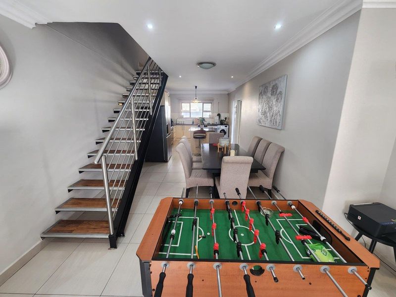 Modern Elegance Meets Family Comfort in Bloemfontein! - Photo 3