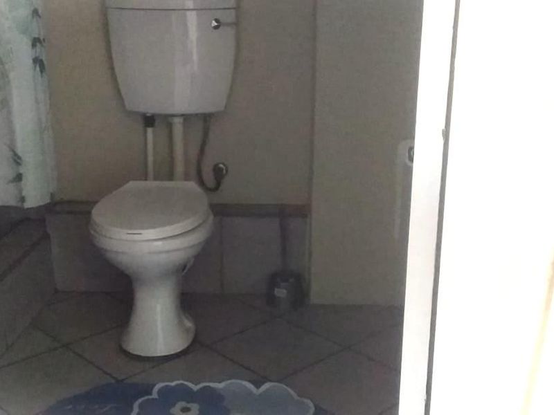 Charming Bachelor Apartment in the Heart of Durban - Photo 7