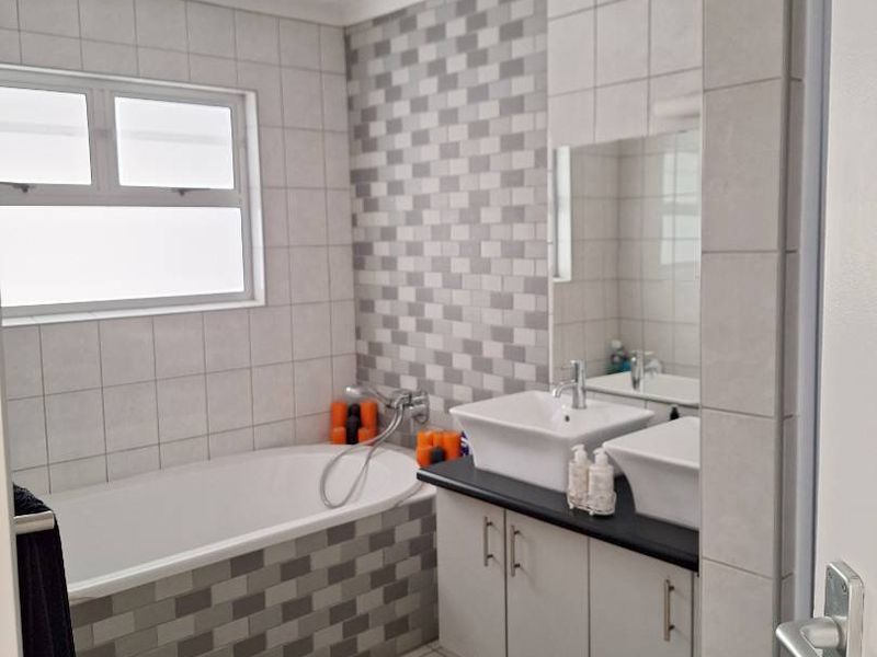 Neat Family Home with Separate Flat in Sought-After Lagoon Neighborhood! - Photo 5