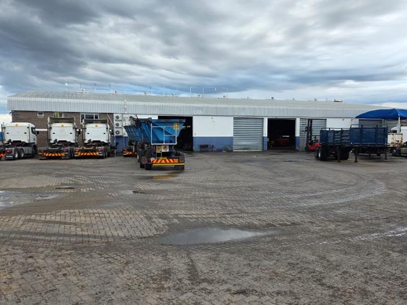 Industrial warehouse with huge yard space for sale in Brakwater - Photo 8