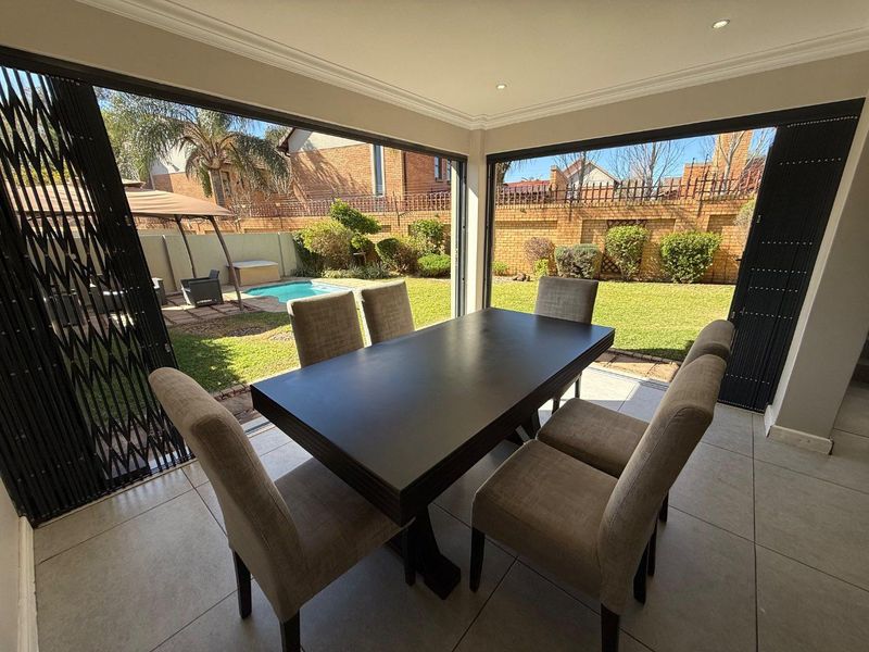 Exquisite Residence with Majestic Landscaped Garden and Exceptional Entertaining Spaces - Photo 9